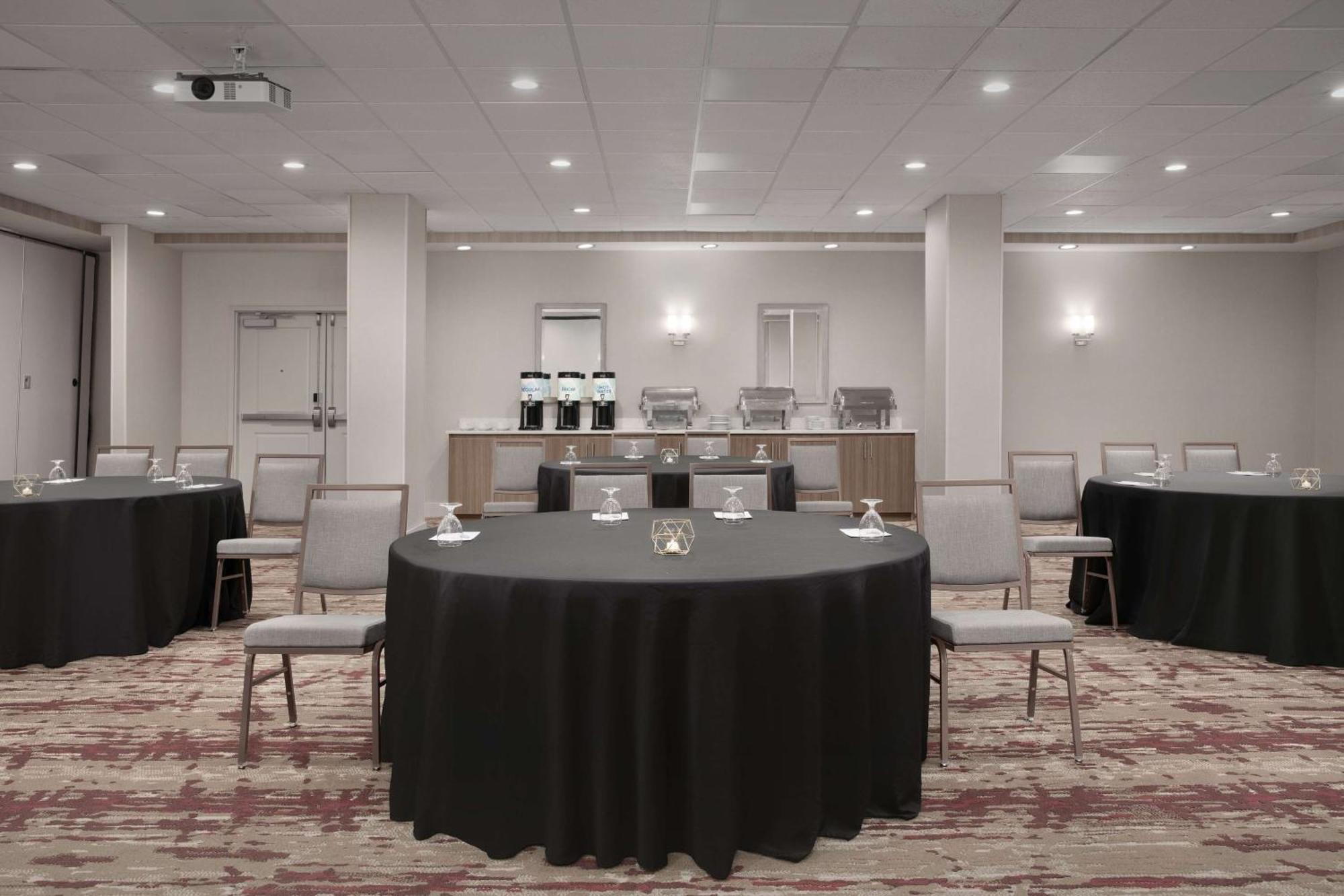 Hilton Garden Inn Philadelphia-Fort Washington Exterior foto